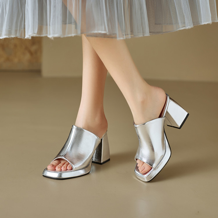 Women Fashion Simple - In The Summer of 2026, The