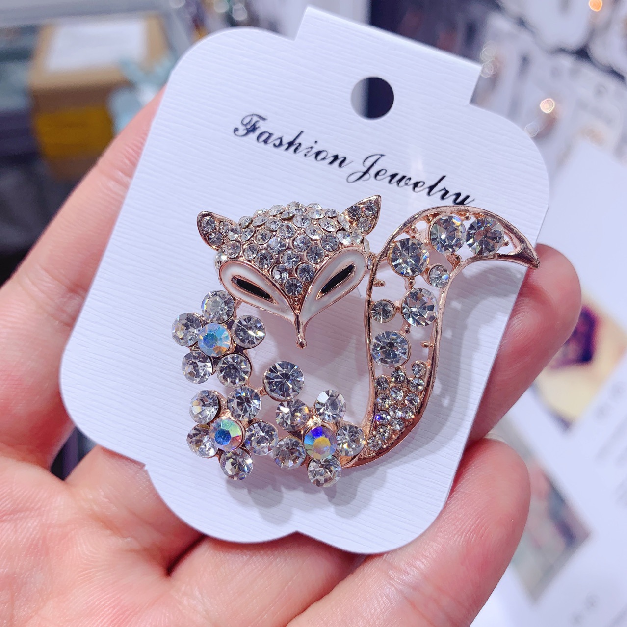 Ladies Brooch Women's Simple F - Women'S Fashion Essentials 评论和价格