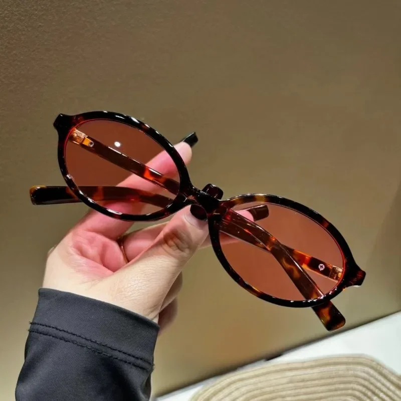 New Oval Shape Sunglasses Clas - Women Fashion Glasses 评论和价格