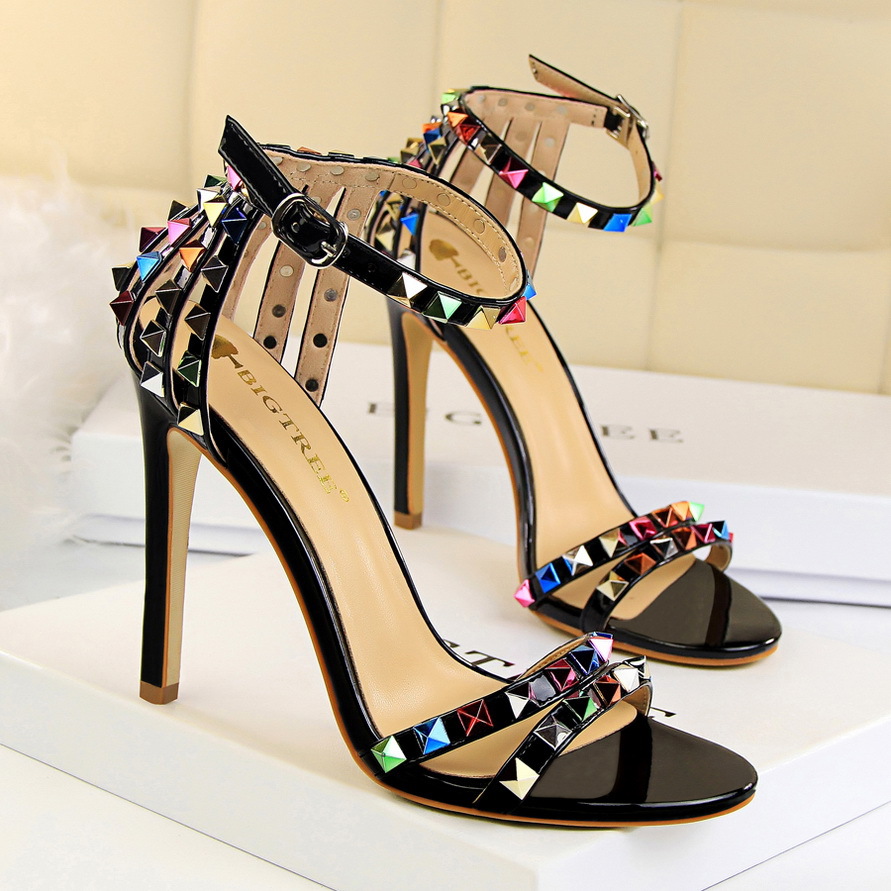 Ladies' temperament, slim heel - Women Fashion Simple 评论和价格